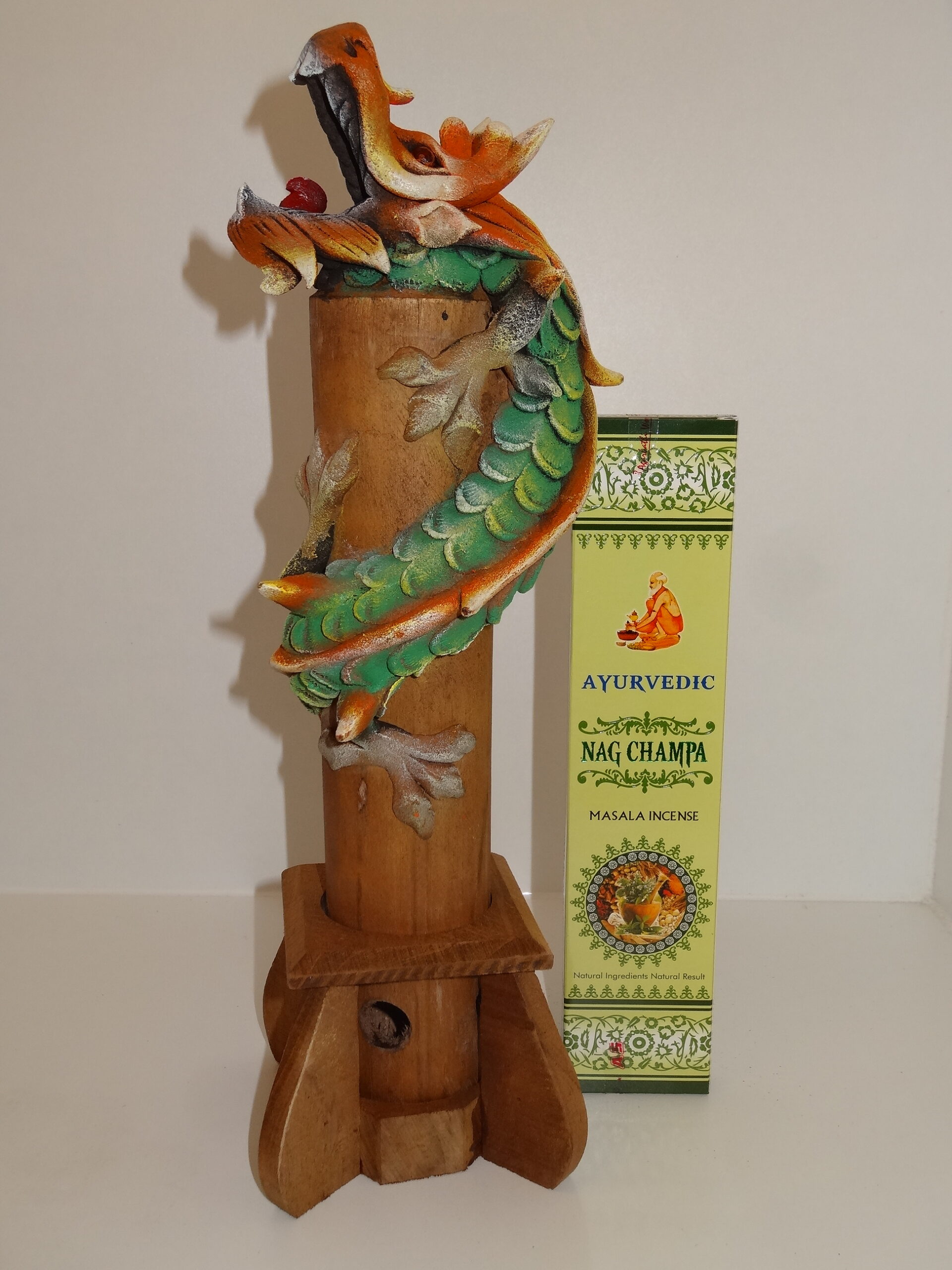 GroeneDraakWierookbranderMetAyurvedicNagChampa
